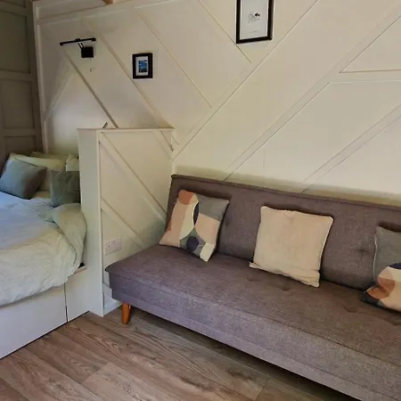 Littlegreenglamping مكان تخييم